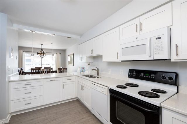 217 4th ST, Virginia Beach, VA 23451