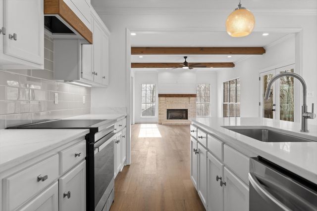 4715 Creek Point Lane, Signal Mountain, TN 37377