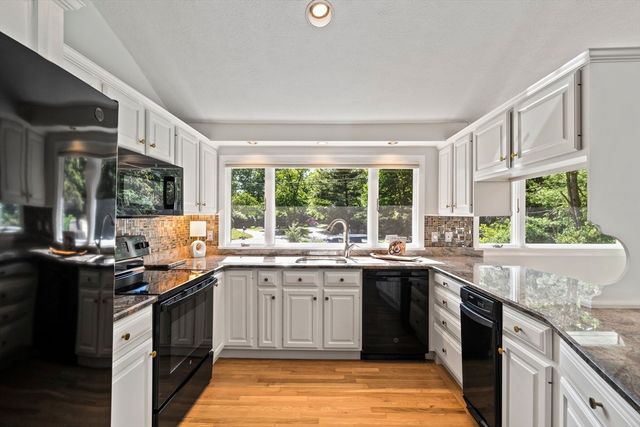 33 Cedar Acres Ln, Cohasset, MA 02025