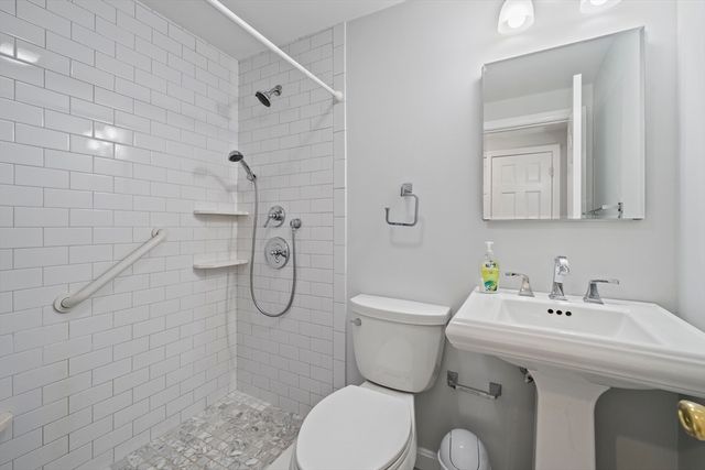 33 Cedar Acres Ln, Cohasset, MA 02025