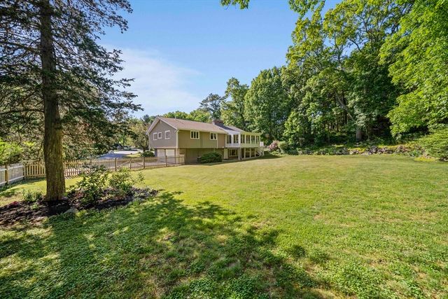 33 Cedar Acres Ln, Cohasset, MA 02025