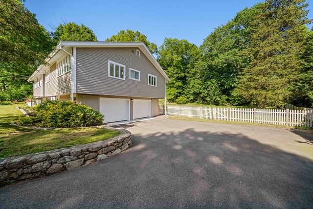 33 Cedar Acres Ln, Cohasset, MA 02025