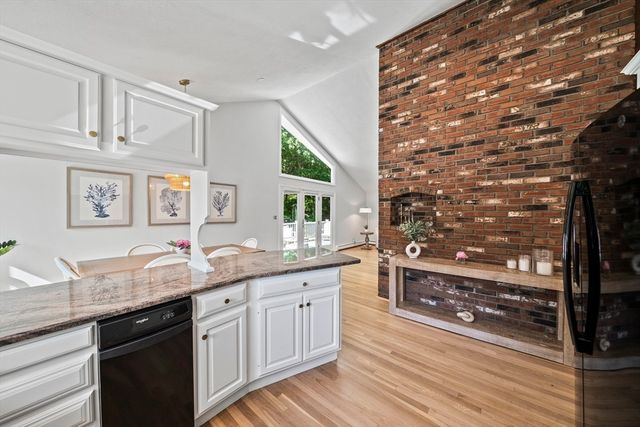 33 Cedar Acres Ln, Cohasset, MA 02025