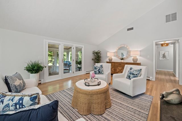 33 Cedar Acres Ln, Cohasset, MA 02025