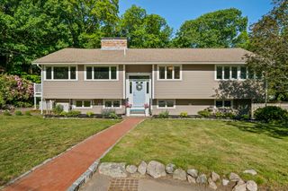 33 Cedar Acres Ln, Cohasset, MA 02025
