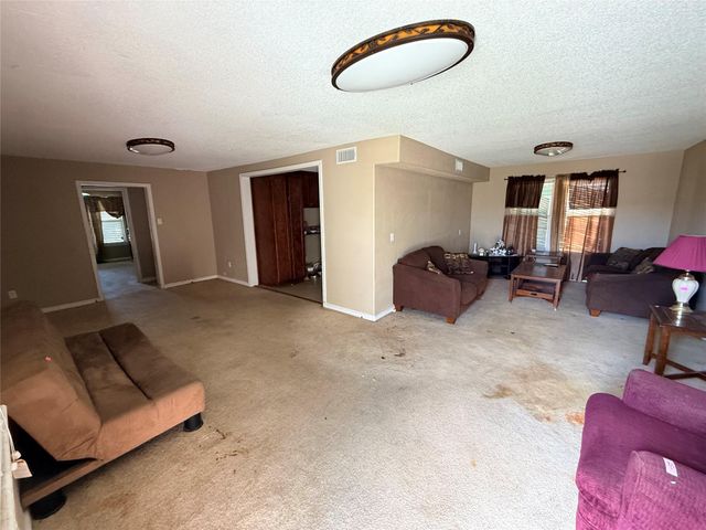 4902 Austin Drive, Galveston, TX 77551