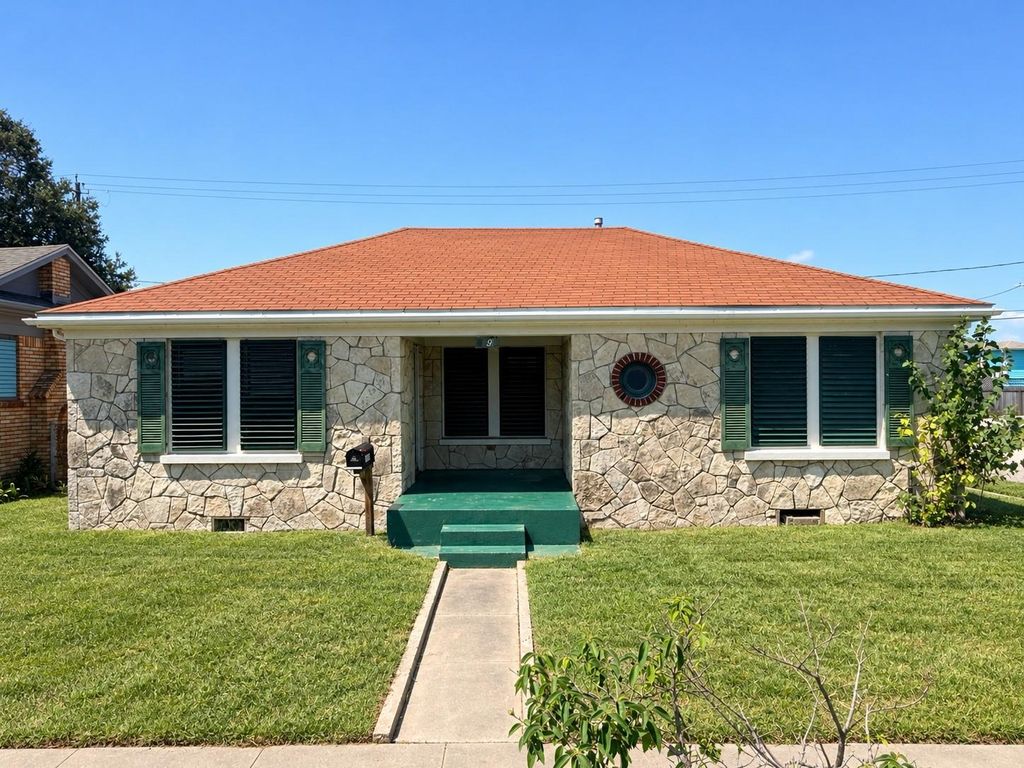 4902 Austin Drive, Galveston, TX 77551