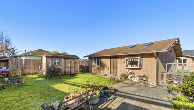 1291 Railroad Drive, Mckinleyville, CA 95519