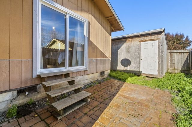 1291 Railroad Drive, Mckinleyville, CA 95519