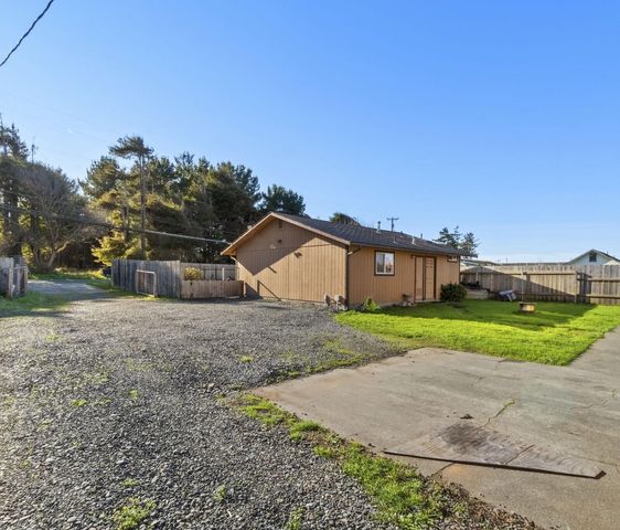1291 Railroad Drive, Mckinleyville, CA 95519