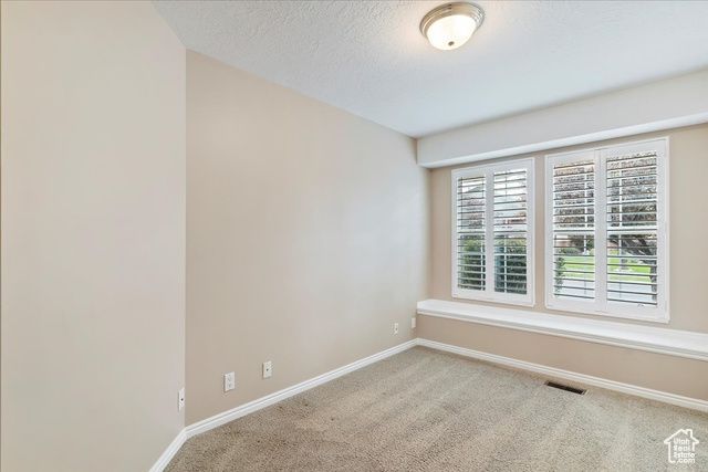 5522 S 600 E, Washington Terrace, UT 84405