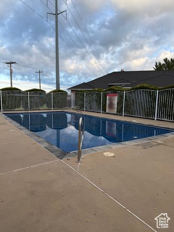 5522 S 600 E, Washington Terrace, UT 84405