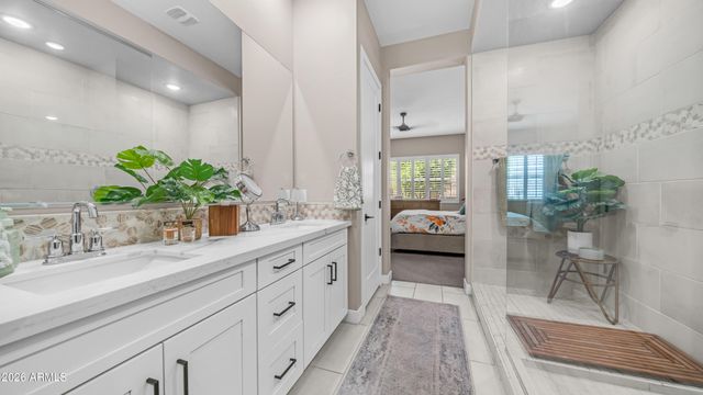 14036 W DESERT FLOWER Drive, Goodyear, AZ 85395
