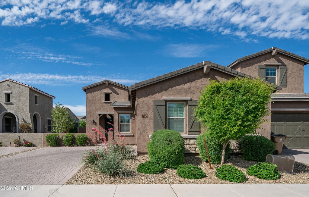 14036 W DESERT FLOWER Drive, Goodyear, AZ 85395