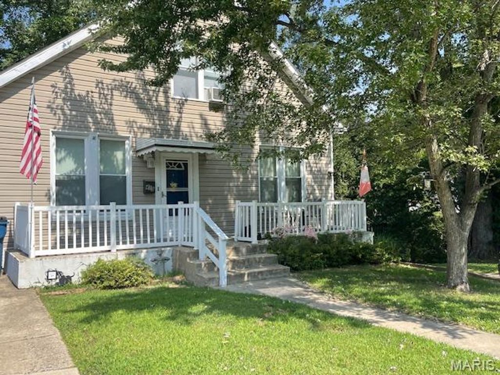413 E Wickliffe Avenue, Collinsville, IL 62234