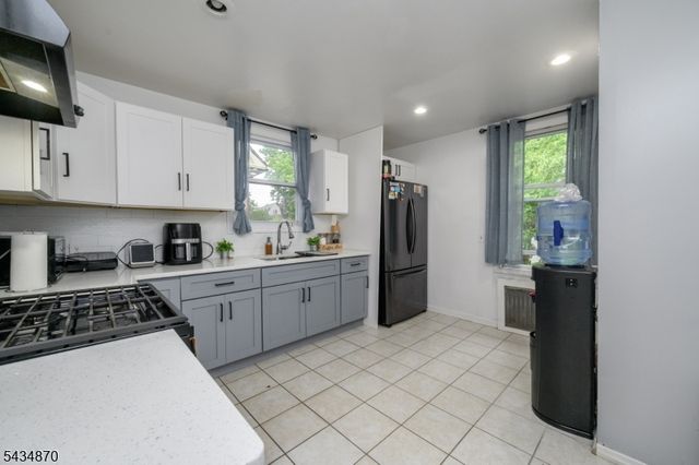 829 S 13Th St, Newark City, NJ 07108
