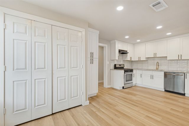1239 Lonsdale Avenue, Dallas, TX 75217