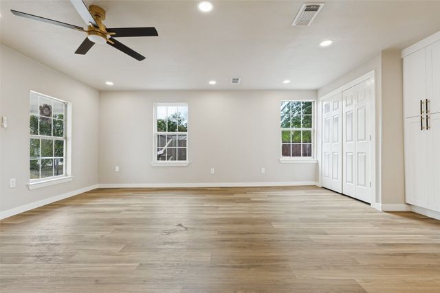 1239 Lonsdale Avenue, Dallas, TX 75217