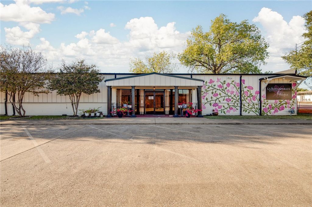 2606 South Texas Avenue, Bryan, TX 77802 — photo 2