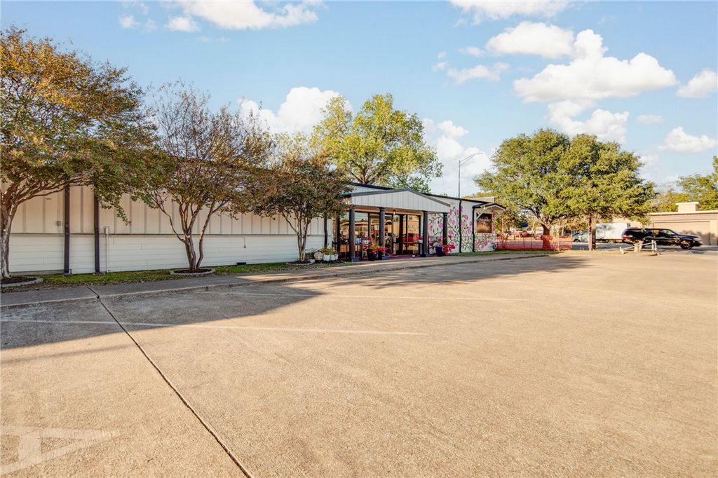2606 South Texas Avenue, Bryan, TX 77802 — photo 5