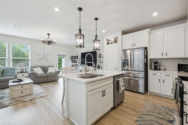 110 Brighton Ln, Lebanon, TN 37090