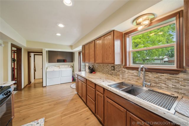 200 E Young Street, Morris, OK 74445