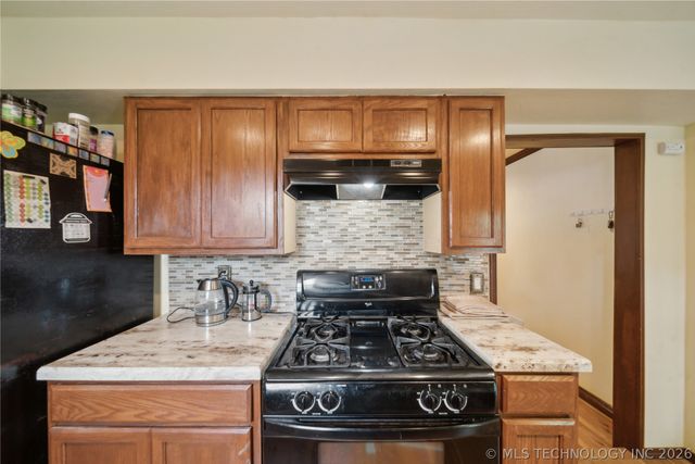 200 E Young Street, Morris, OK 74445