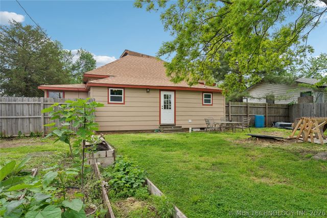 200 E Young Street, Morris, OK 74445