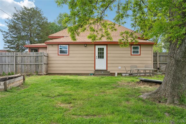 200 E Young Street, Morris, OK 74445