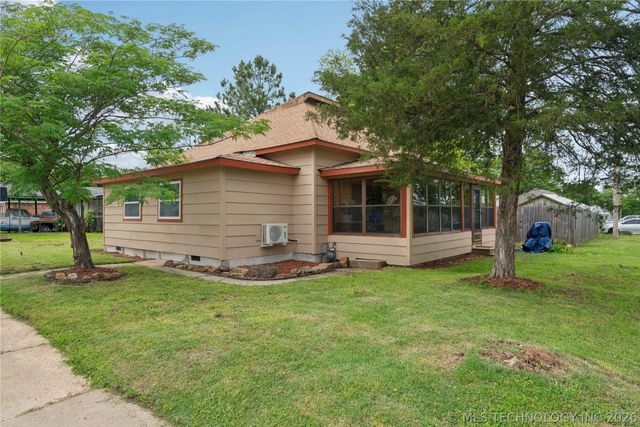 200 E Young Street, Morris, OK 74445