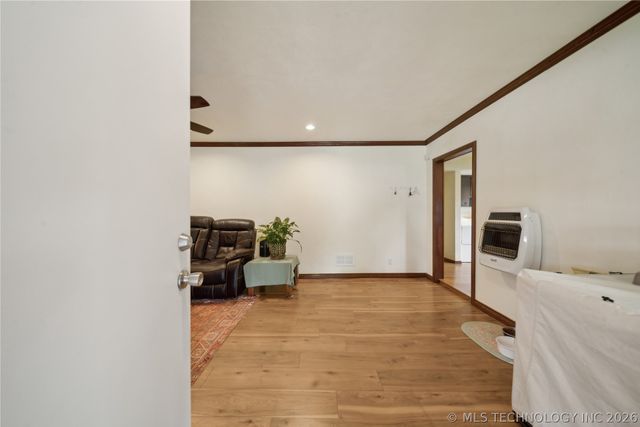 200 E Young Street, Morris, OK 74445