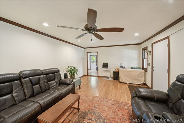 200 E Young Street, Morris, OK 74445