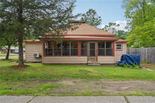 200 E Young Street, Morris, OK 74445