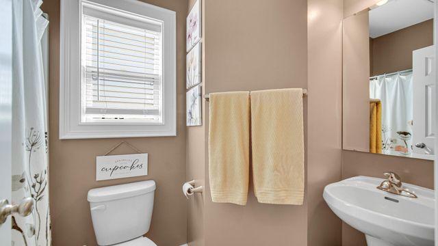 2521 Ashley Avenue, Schererville, IN 46375