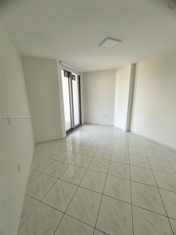5555 Collins Ave 8Z, Miami Beach, FL 33140