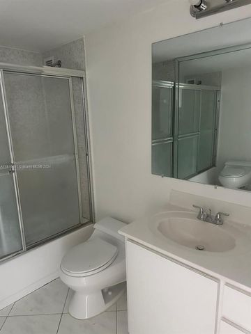 5555 Collins Ave 8Z, Miami Beach, FL 33140
