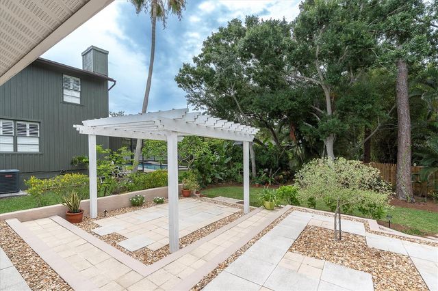 11566 PINE STREET, Seminole, FL 33772
