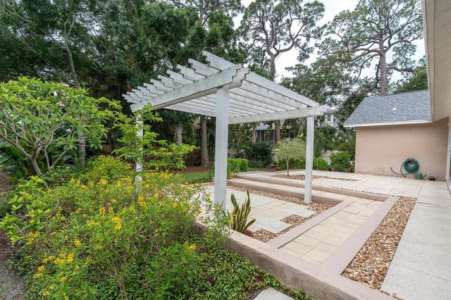 11566 PINE STREET, Seminole, FL 33772