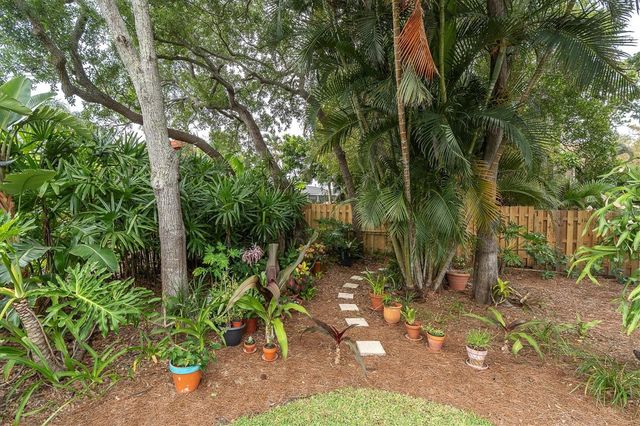 11566 PINE STREET, Seminole, FL 33772