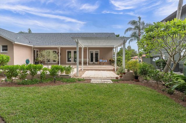 11566 PINE STREET, Seminole, FL 33772