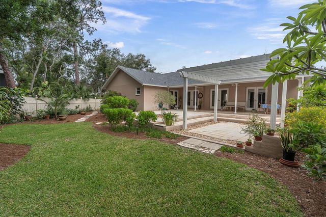 11566 PINE STREET, Seminole, FL 33772