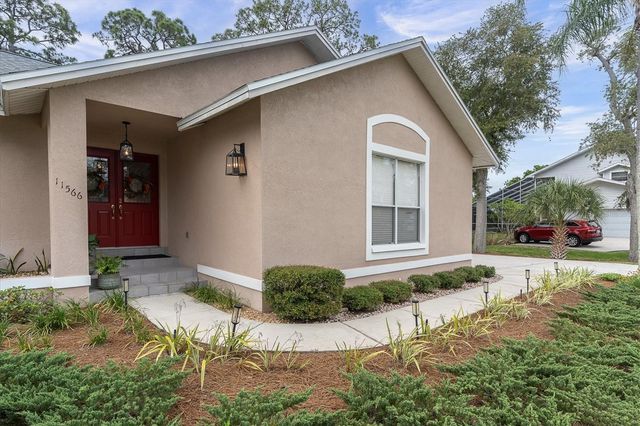 11566 PINE STREET, Seminole, FL 33772