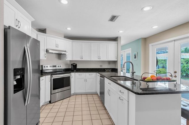 11566 PINE STREET, Seminole, FL 33772