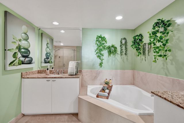 600 W Las Olas Boulevard 1803s, Fort Lauderdale, FL 33312