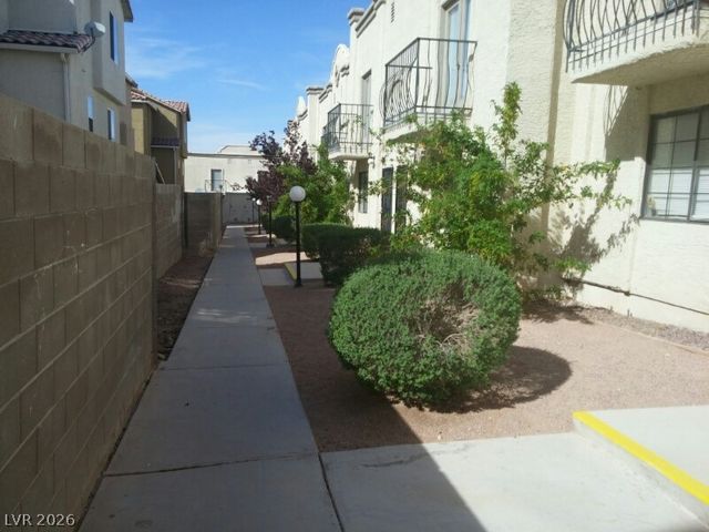 7030 BURCOT Avenue C105, Las Vegas, NV 89156
