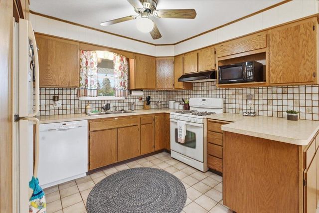 12450 39th AVENUE, Pleasant Prairie, WI 53158