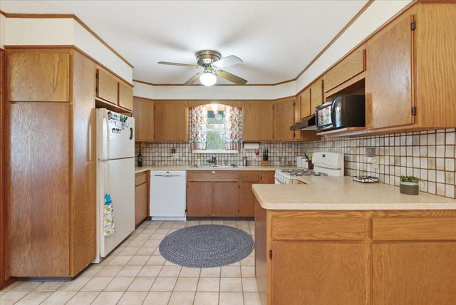 12450 39th AVENUE, Pleasant Prairie, WI 53158