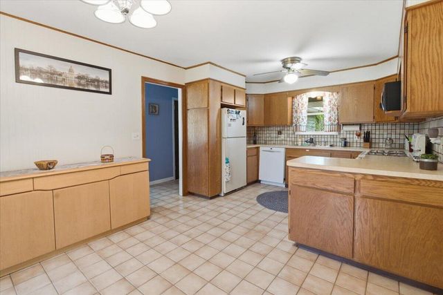 12450 39th AVENUE, Pleasant Prairie, WI 53158