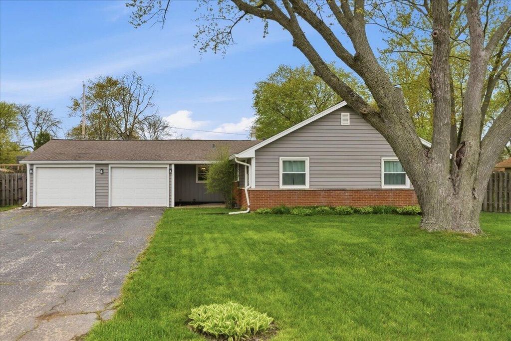 12450 39th AVENUE, Pleasant Prairie, WI 53158