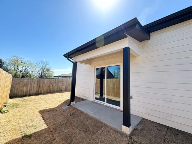 2015 Stuart Street B, Greenville, TX 75401